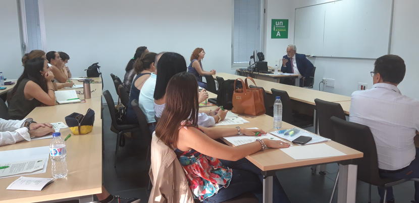 El Defensor inaugura un taller sobre mediación en la Universidad Internacional de Andalucía El Defensor inaugura un taller sobre mediación en la Universidad Internacional de Andalucía
