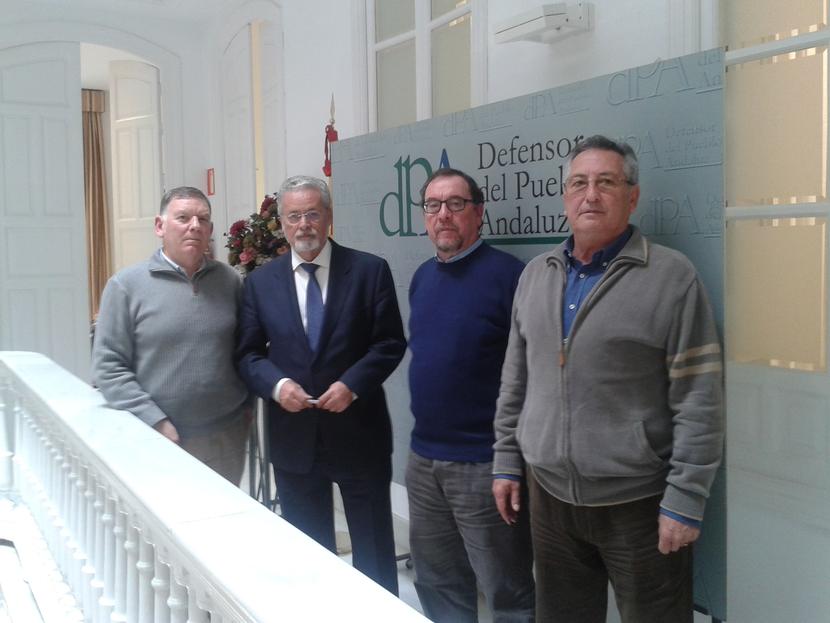 Reunion del Defensor con la AAVV "Playa Laguna" de Chipiona (Cádiz)