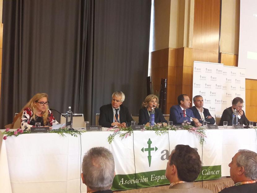 "Es necesario humanizar la atención al paciente". Participamos en el II Congreso Andaluz de pacientes con cáncer. "Es necesario humanizar la atención al paciente". Participamos en el II Congreso Andaluz de pacientes con cáncer.