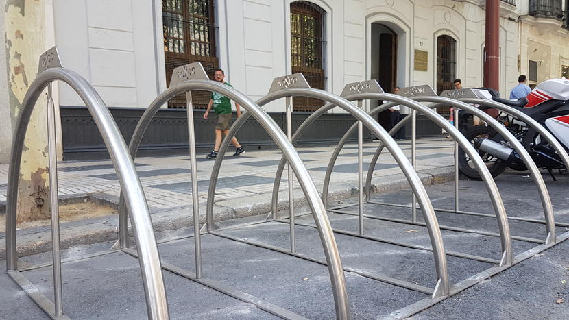 En bicicleta, al Defensor En bicicleta, al Defensor