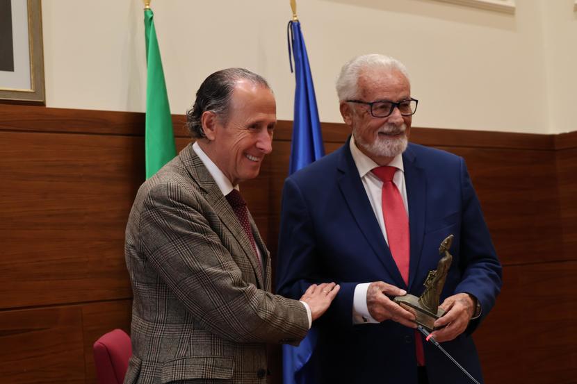 Maeztu reivindica en Chiclana los cuidados y la sanidad pública y llama a una supervisión empática de la Administración