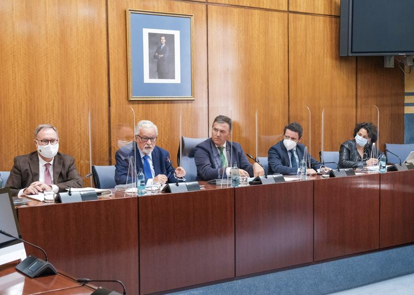 El Defensor del Pueblo andaluz considera necesaria una Ley contra el fraude y la corrupción, que ayude a evitar una desigualdad en la defensa de los derechos El Defensor del Pueblo andaluz considera necesaria una Ley contra el fraude y la corrupción, que ayude a evitar una desigualdad en la defensa de los derechos