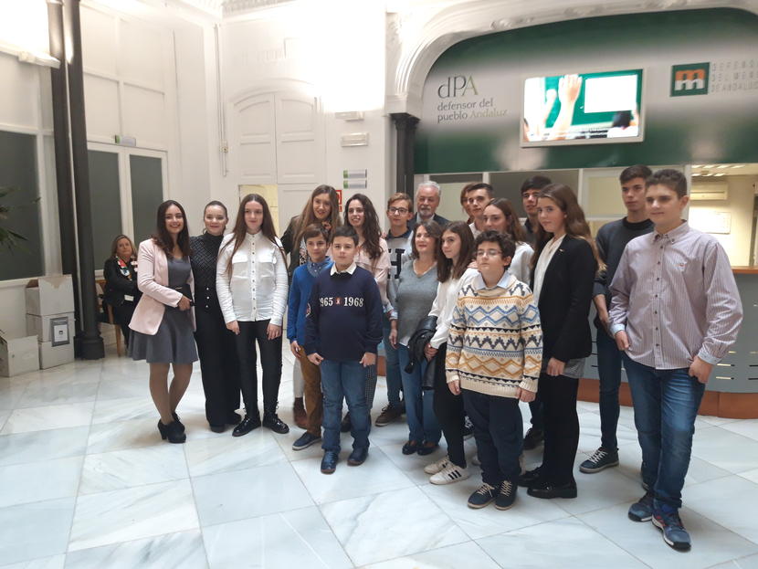 El Defensor del Menor de Andalucía presenta su nuevo Consejo del Menor para la defensa de los derechos del niño El Defensor del Menor de Andalucía presenta su nuevo Consejo del Menor para la defensa de los derechos del niño