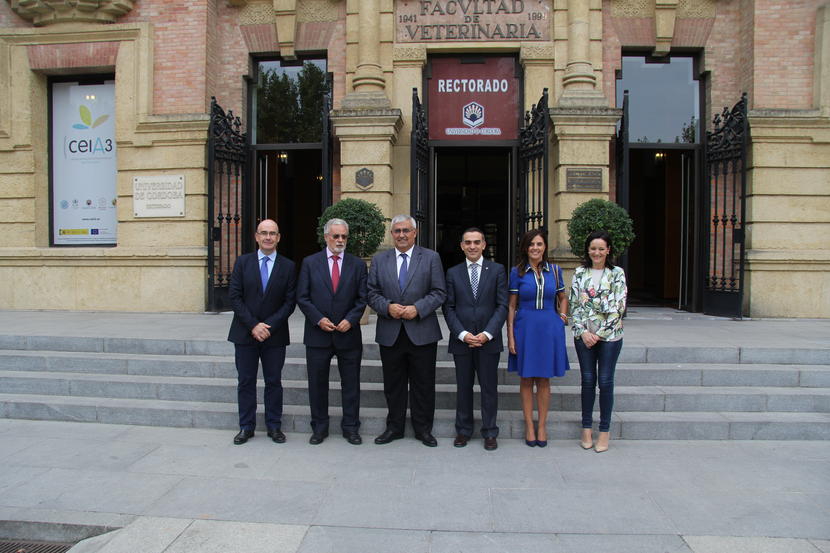 Jesús Maeztu destaca el papel de los defensores universitarios ante los nuevos retos de la Universidad