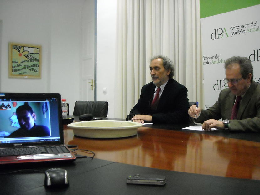 Nuevas videoconferencias con el Defensor. Basta solicitar este servicio en el portal de internet. 