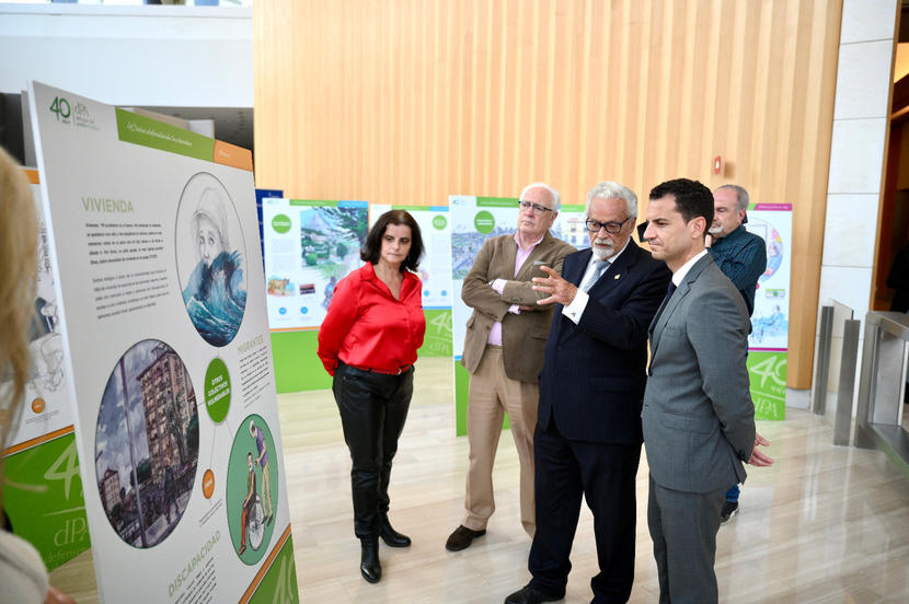 El Defensor del Pueblo andaluz inaugura en Torre Sevilla una exposición ilustrativa sobre sus funciones para celebrar el 40 aniversario El Defensor del Pueblo andaluz inaugura en Torre Sevilla una exposición ilustrativa sobre sus funciones para celebrar el 40 aniversario