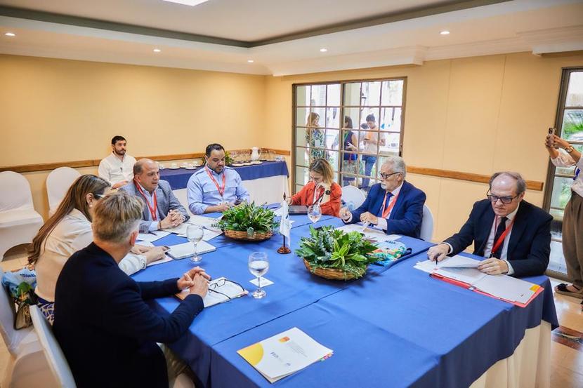 El Defensor del Pueblo andaluz apuesta ante los defensores iberoamericanos por impulsar la mediación como vía para defender derechos y libertades El Defensor del Pueblo andaluz apuesta ante los defensores iberoamericanos por impulsar la mediación como vía para defender derechos y libertades