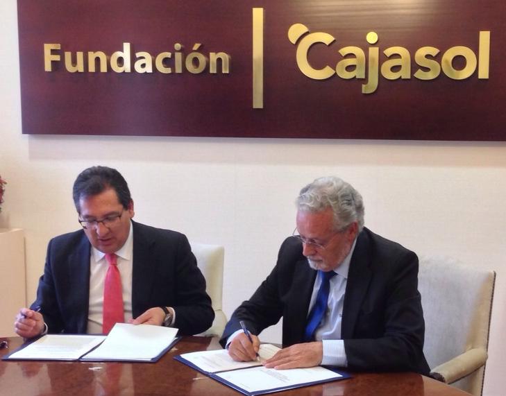 Firma convenio con Cajasol Firma convenio con Cajasol