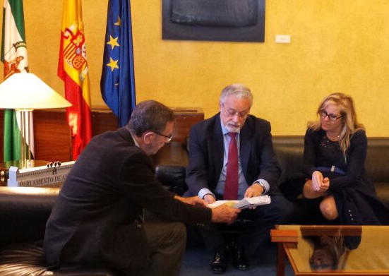 Entrega en Parlamento del Informe sobre Centros de Menores en Andalucía