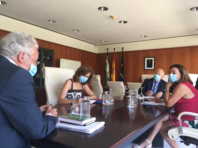 Reunión con el consejero andaluz de Educación para conocer las medidas programadas para la vuelta a las aulas Reunión con el consejero andaluz de Educación para conocer las medidas programadas para la vuelta a las aulas