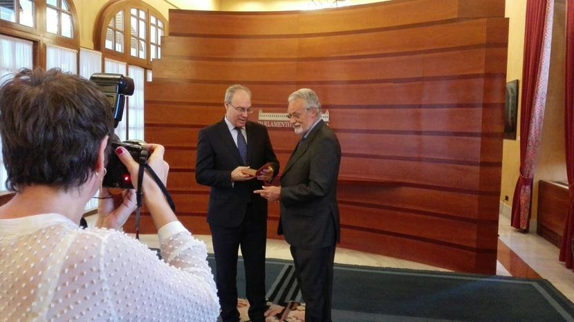 El Defensor del Menor aumenta su actividad un 23,3% en 2015 El Defensor del Menor aumenta su actividad un 23,3% en 2015