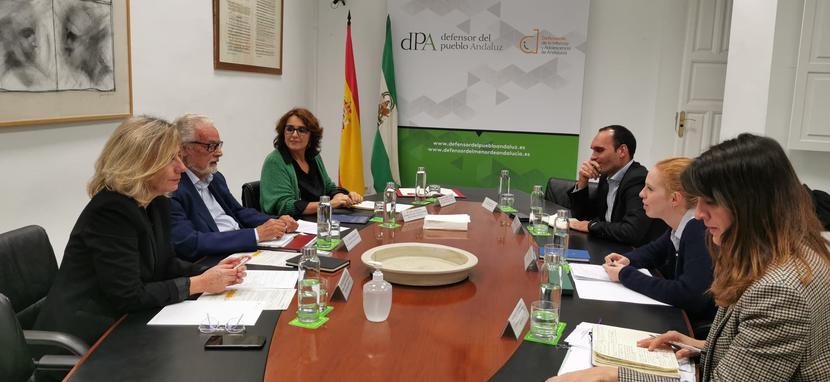 El Defensor del Pueblo andaluz conoce los avances para la eliminación de los asentamientos en Huelva El Defensor del Pueblo andaluz conoce los avances para la eliminación de los asentamientos en Huelva