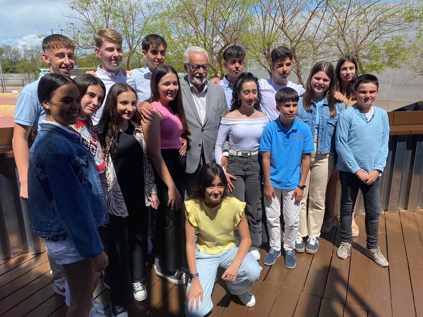 El Defensor de la Infancia y Adolescencia de Andalucía presenta su nuevo consejo del Menor para la defensa de los derechos de los niños y niñas El Defensor de la Infancia y Adolescencia de Andalucía presenta su nuevo consejo del Menor para la defensa de los derechos de los niños y niñas