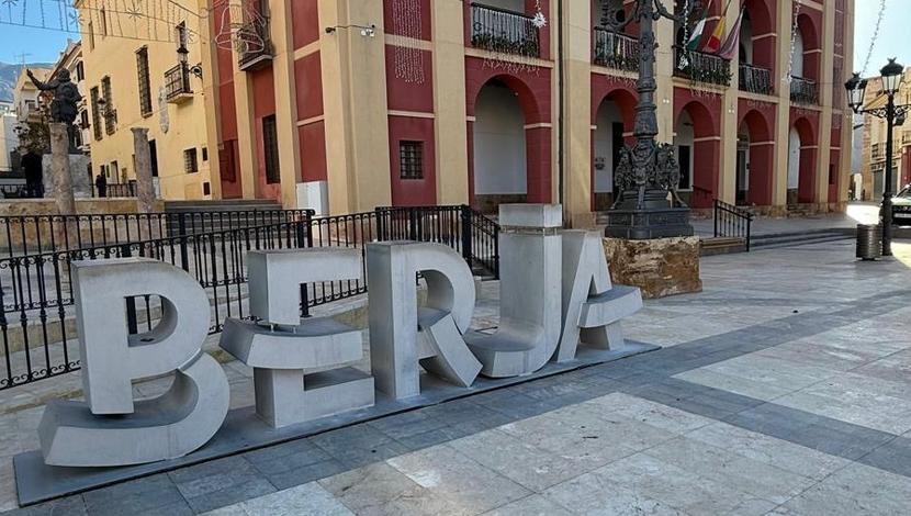 La oficina de atención ciudadana del Defensor del Pueblo Andaluz estuvo en la Comarca de la Alpujarra de Almería, en Berja La oficina de atención ciudadana del Defensor del Pueblo Andaluz estuvo en la Comarca de la Alpujarra de Almería, en Berja
