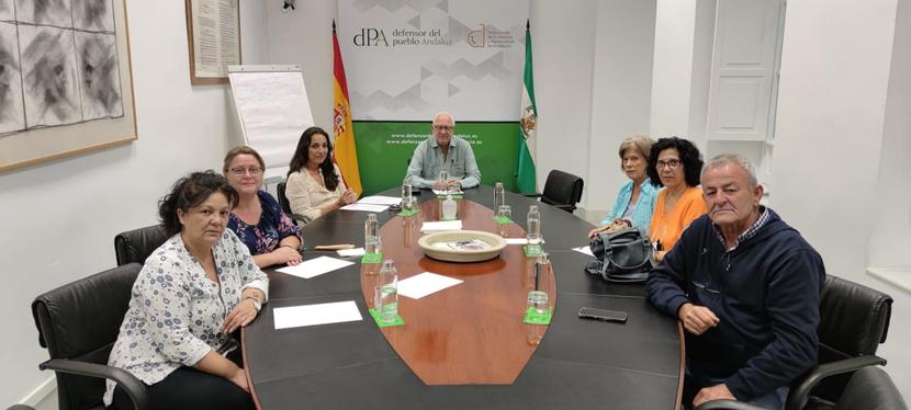 Atendemos a la Plataforma ciudadana "24 horas de urgencias sanitarias YA" de Villaverde del Río (Sevilla) Atendemos a la Plataforma ciudadana "24 horas de urgencias sanitarias YA" de Villaverde del Río (Sevilla)