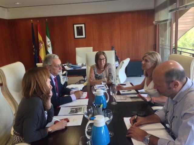 Reunión con la Consejera de Educación para los comedores escolares de centros concertados en zonas vulnerables Reunión con la Consejera de Educación para los comedores escolares de centros concertados en zonas vulnerables