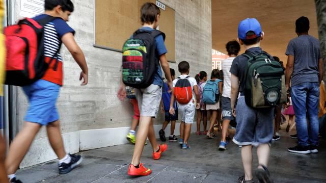 El Defensor del Menor abre actuación de oficio sobre las medidas acordadas para el reinicio del curso escolar El Defensor del Menor abre actuación de oficio sobre las medidas acordadas para el reinicio del curso escolar