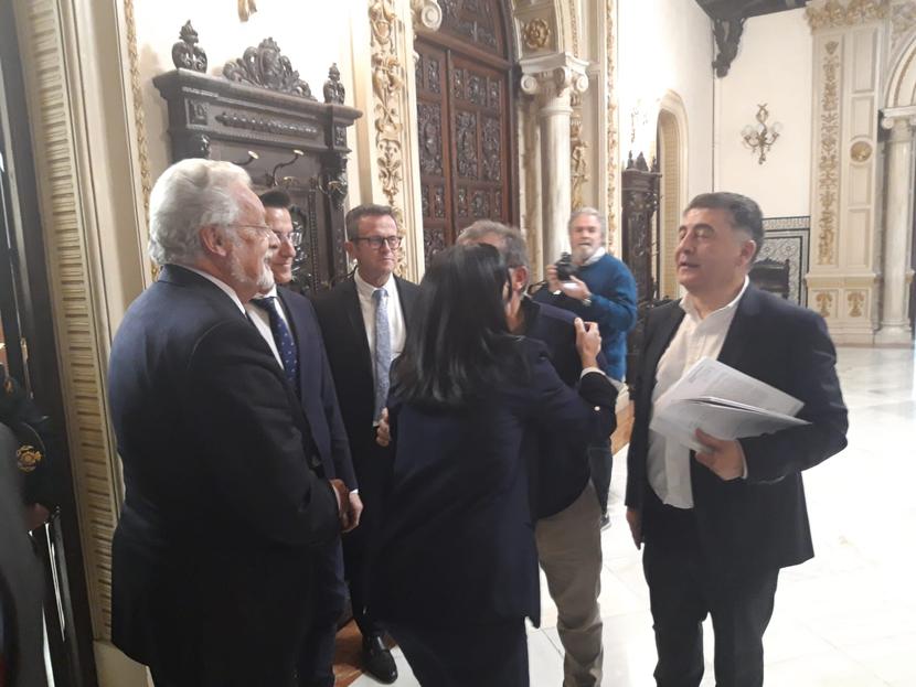 Seguiremos los acuerdos para acabar con los cortes de luz en Granada Seguiremos los acuerdos para acabar con los cortes de luz en Granada