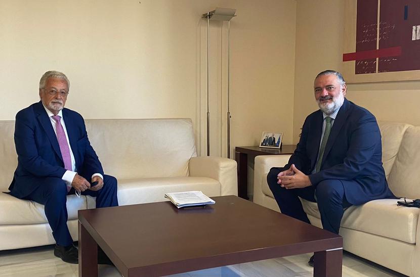 Las familias en riesgo de pobreza energética, la planificación de los sistemas de energía, la atención sanitaria y los servicios sociales, entre los temas trasladados por el Defensor del Pueblo andaluz en su reunión con la Junta en Granada Las familias en riesgo de pobreza energética, la planificación de los sistemas de energía, la atención sanitaria y los servicios sociales, entre los temas trasladados por el Defensor del Pueblo andaluz en su reunión con la Junta en Granada